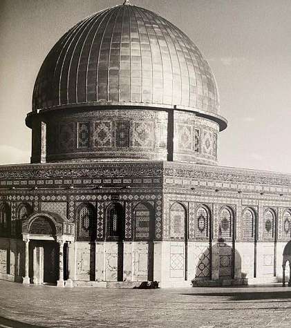 مكتبة الملك عبدالعزيز العامة تصدر أضخم كتاب توثيقي مصور عن القدس والمسجد الأقصى وتؤرشف التراث الفلسطيني بوابة البيان العاجل الالكترونية